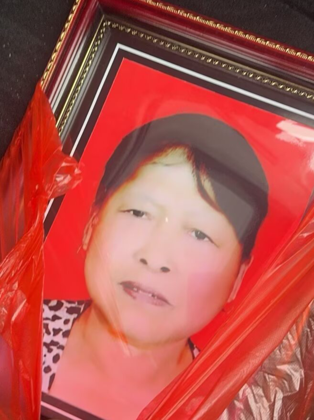 束菊娣