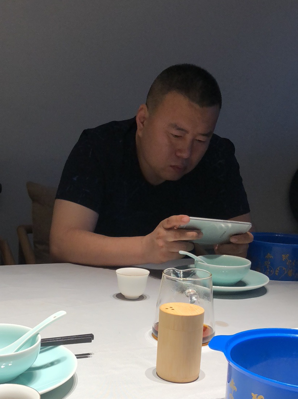闫旭东