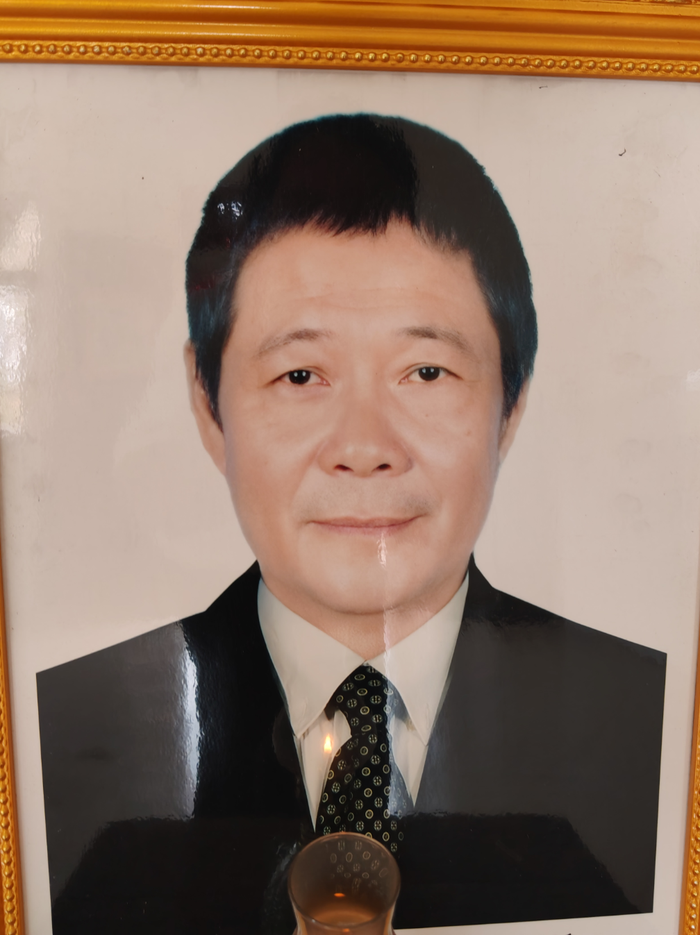 颜国红