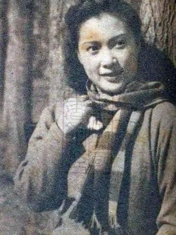 秦怡